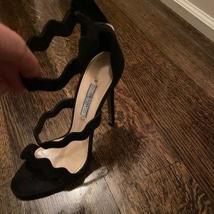 Beautiful pair of PRADA heels (velvet) zippered back